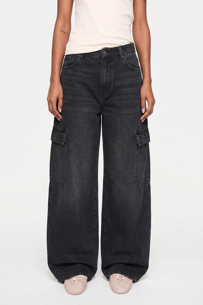 J-103 Black Cargo Jeans